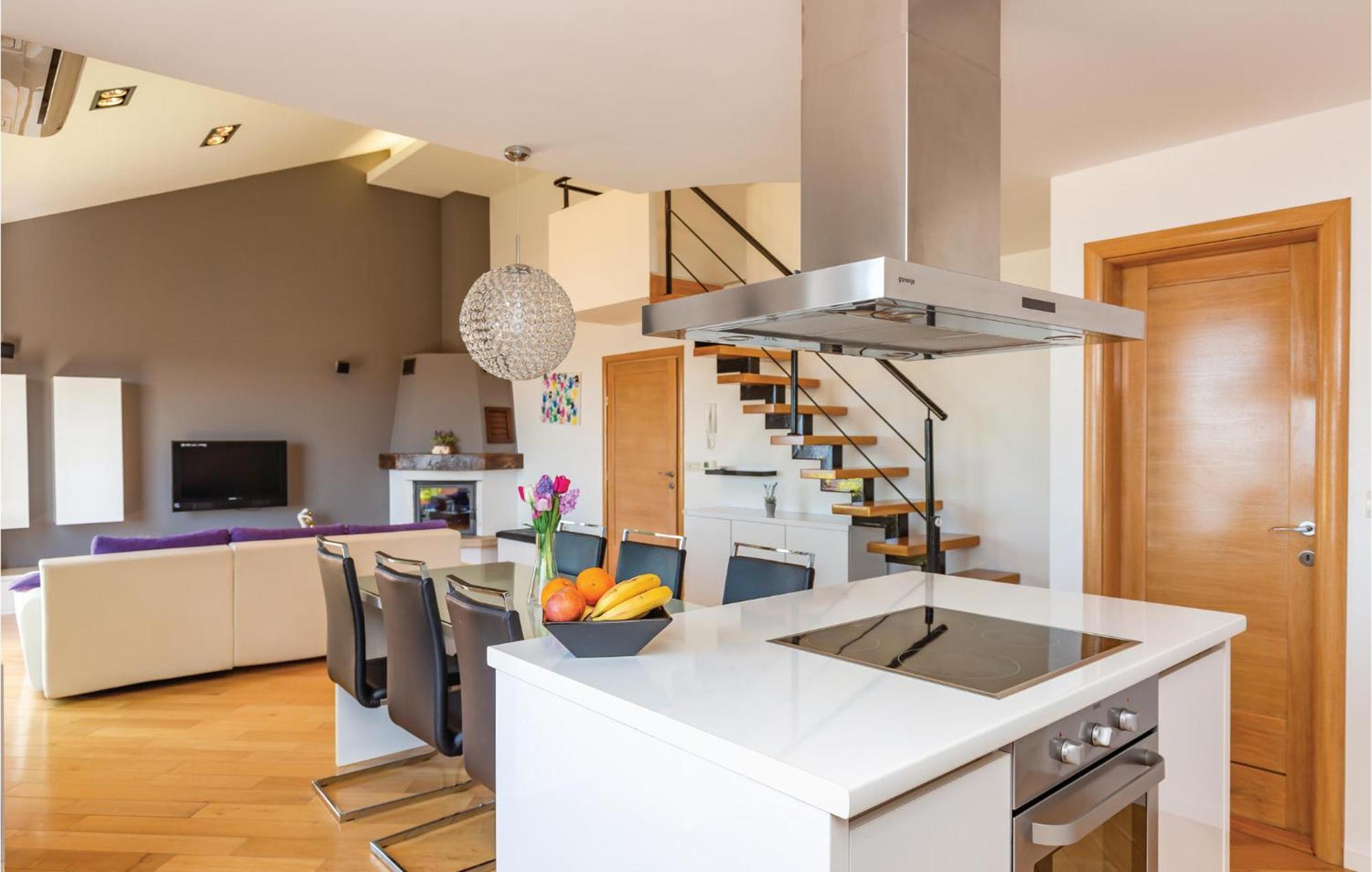Lovely Apartment In Makarska With Kitchenette Exteriör bild