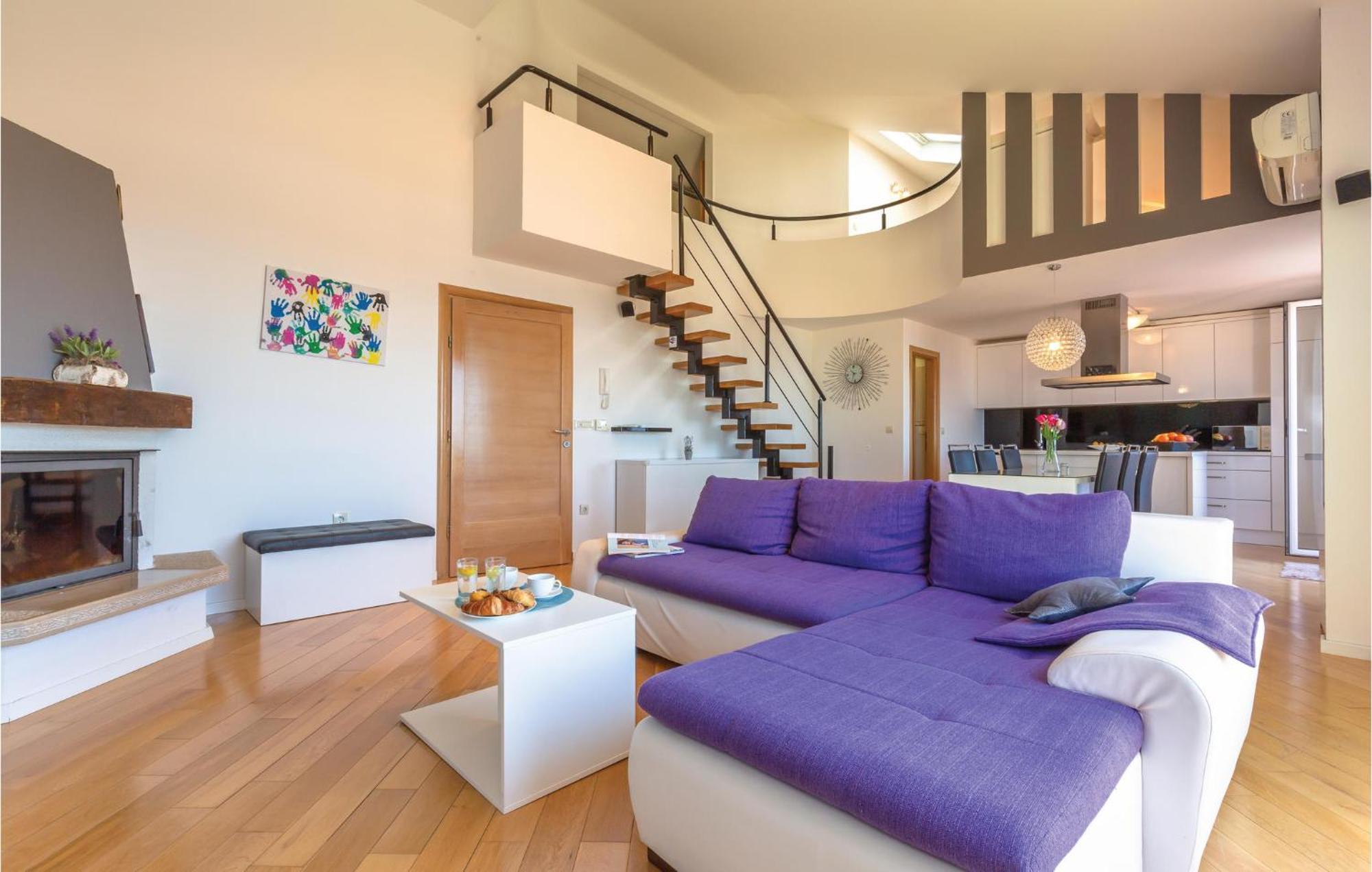 Lovely Apartment In Makarska With Kitchenette Exteriör bild