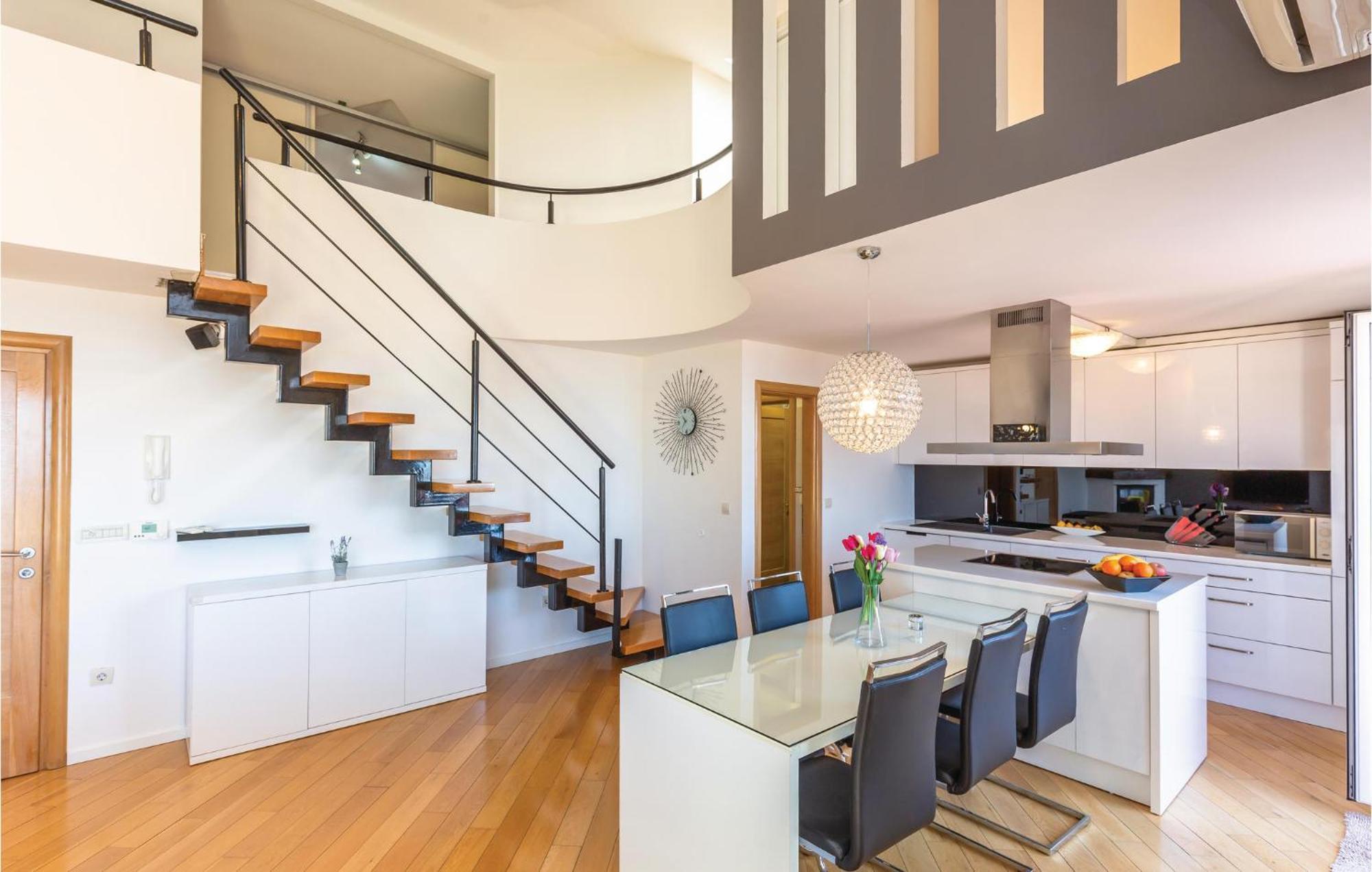 Lovely Apartment In Makarska With Kitchenette Exteriör bild