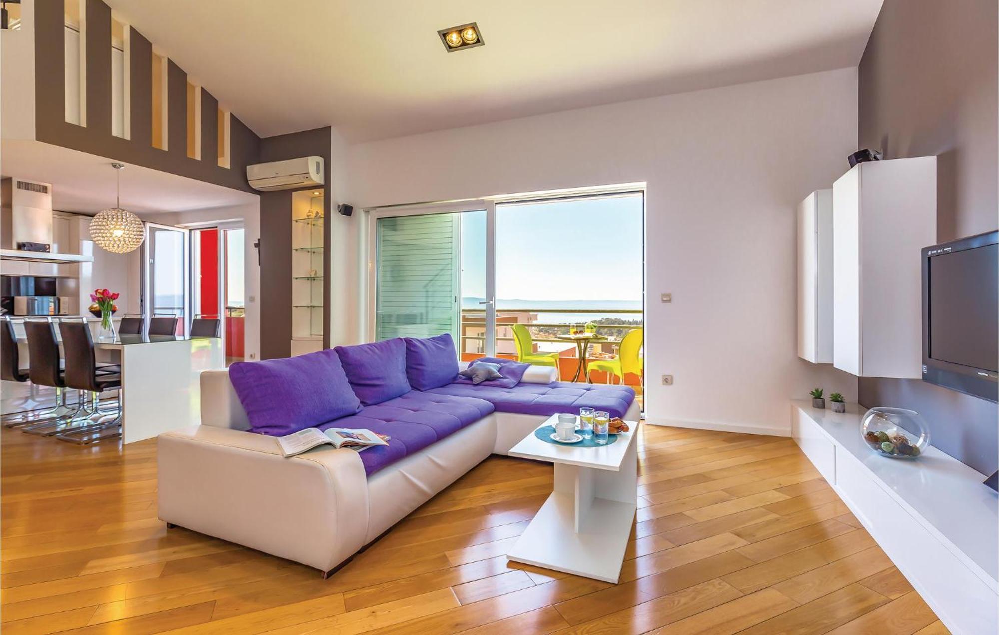 Lovely Apartment In Makarska With Kitchenette Exteriör bild